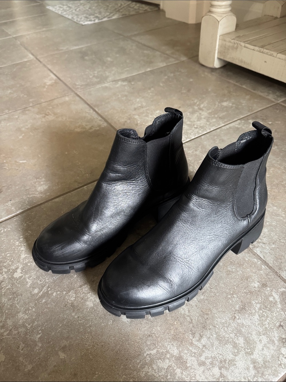 Steve Madden Black Leather Chelsea Lug Sole Ankle Boots